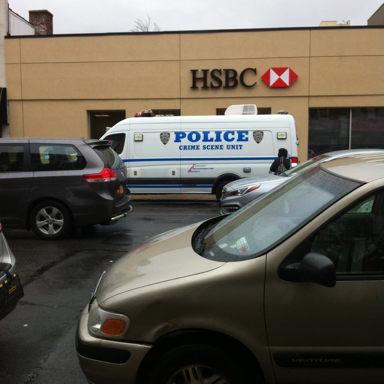 earldavid: HSBC closed on 13th Avenue