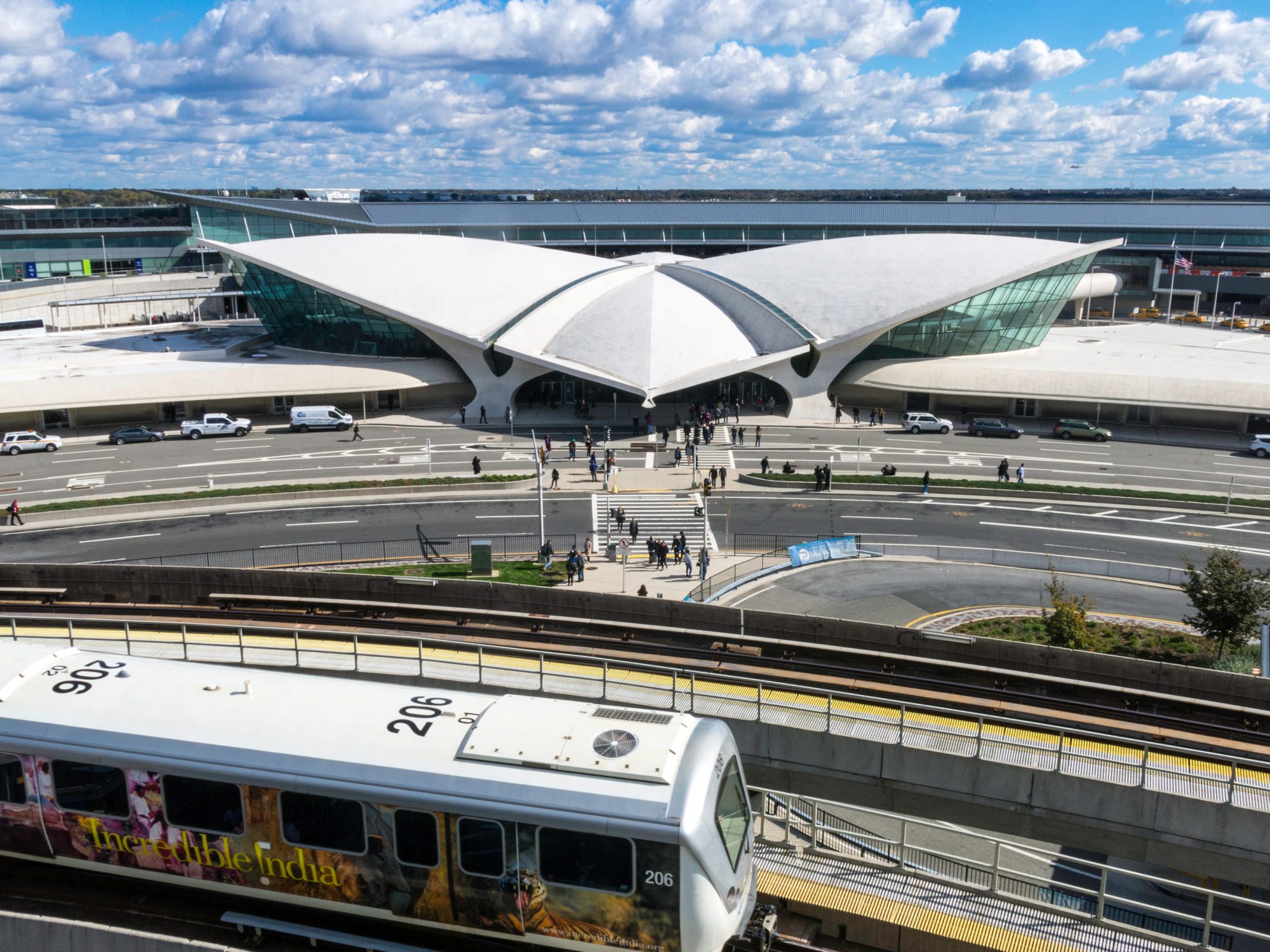 NYC Airport Guide: Should You Choose JFK, LaGuardia, or Newark ...