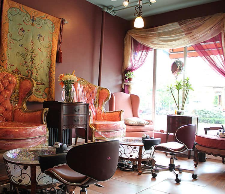 NYC Nail Salons With Complimentary Cocktails