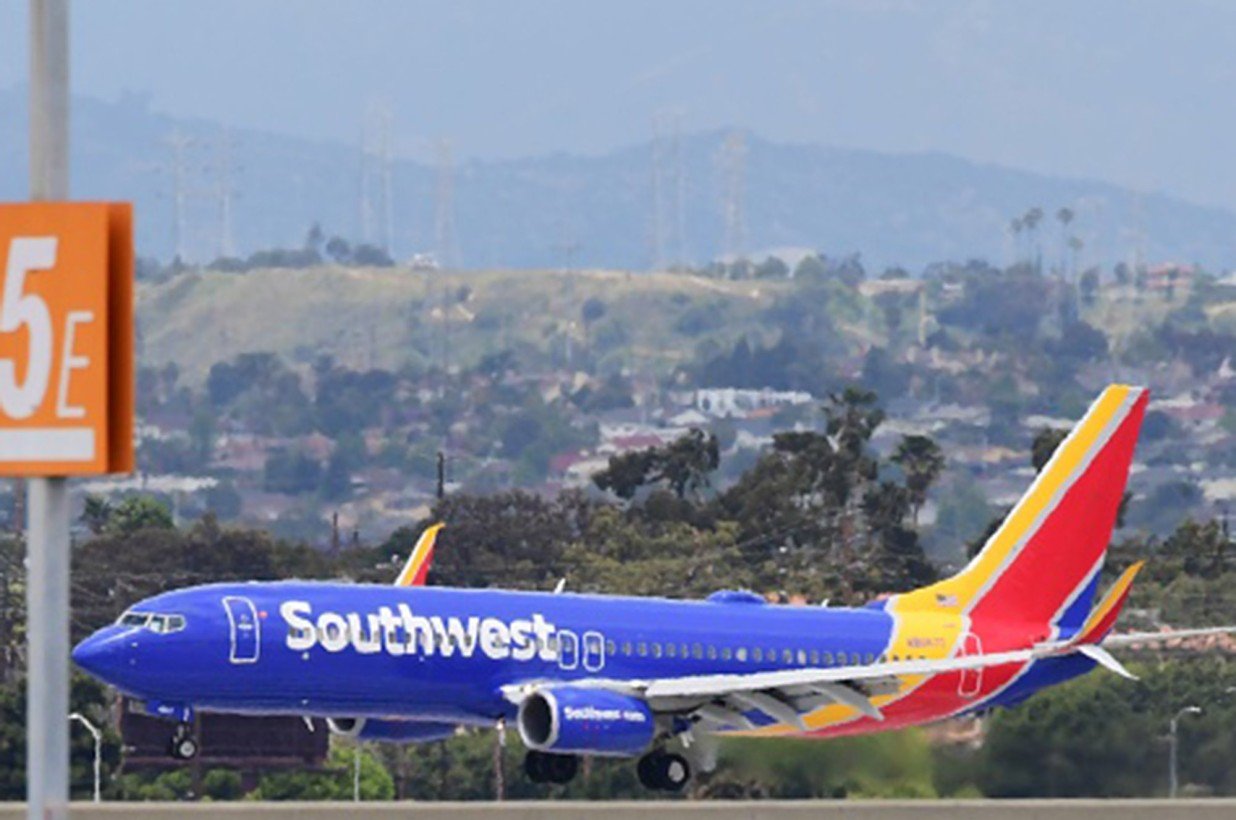 Southwest Airlines to cut employees unless bookings