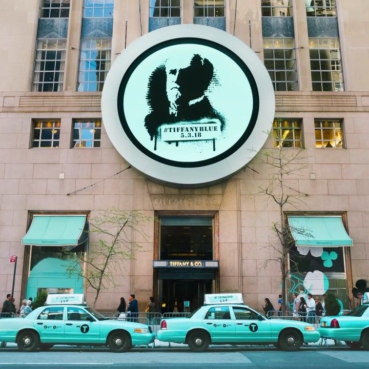 TIFFANY& CO., 5th Avenue, New York, Theres a Tiffany Blue takeover in ...