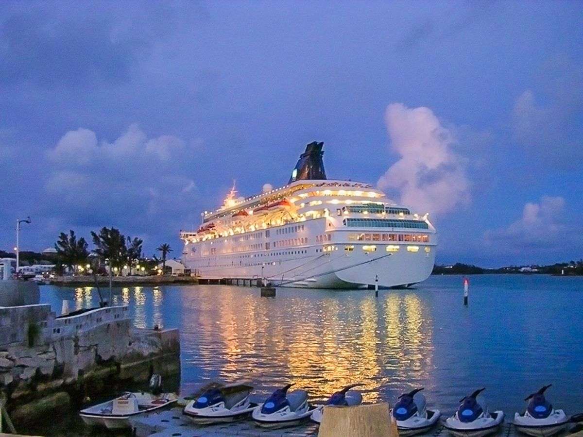 Which Cruise Lines Go To Bermuda