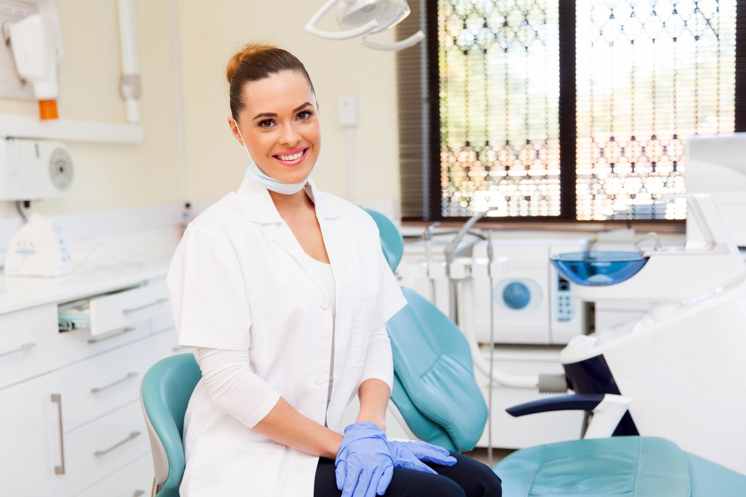 Why You Should Consider Becoming A Dental Hygienist
